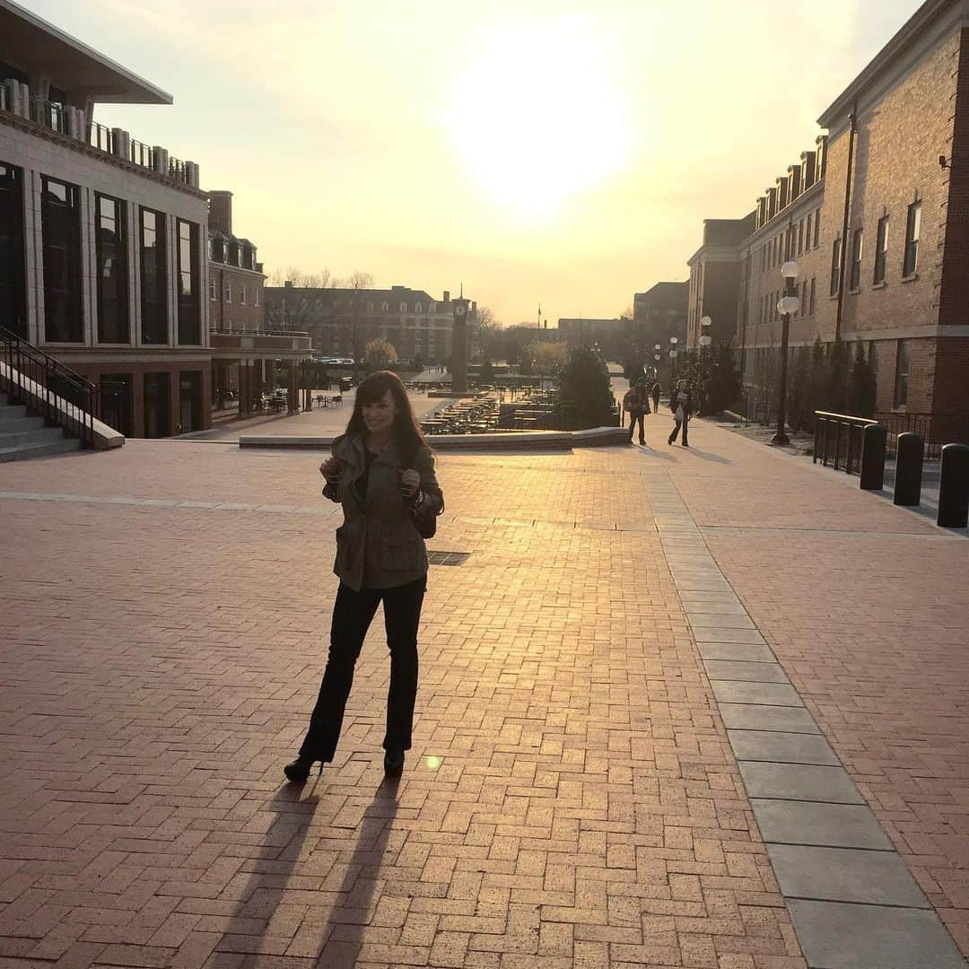 リサ・アンさんのインスタグラム写真 - (リサ・アンInstagram)「A lil #flashbackfriday on campus at OSU visiting @mcgannman11 in 2015」7月4日 4時09分 - thereallisaann