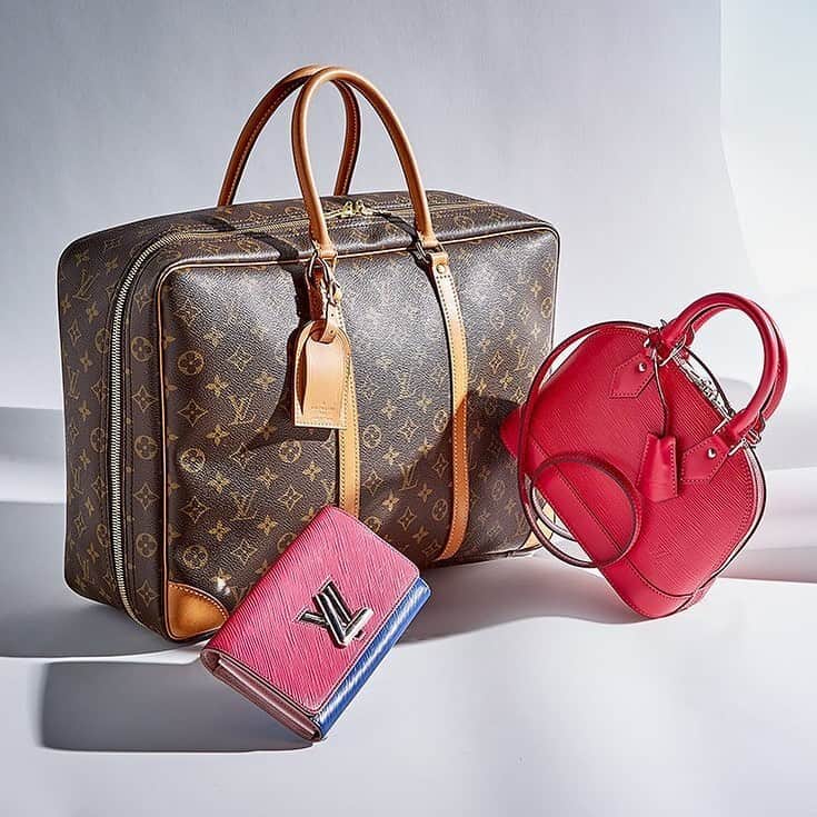 GILTのインスタグラム：「Two’s company, three’s a collection. Tap the link in bio for vintage #LouisVuitton.」