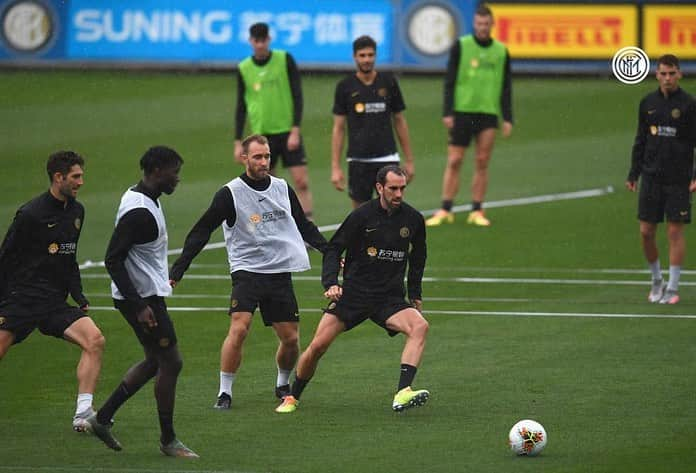 ディエゴ・ゴディンさんのインスタグラム写真 - (ディエゴ・ゴディンInstagram)「Tarde de entrenamiento. Allenamento pomeridiano  #Inter ⚫️🔵⚽️」7月4日 4時49分 - diegogodin