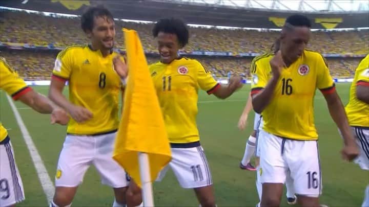 サッカー コロンビア代表チームのインスタグラム：「¡Sigamos reviviendo el camino a Rusia 2018!   Este sábado 4 y domingo 5 de julio desde las 10:15 a.m. por el @golcaracol vuelve a ver los partidos 🆚 Ecuador y Uruguay por las eliminatorias a Rusia 2018 🇨🇴  #EnModoEliminatorias #ViveElGolCaracol」