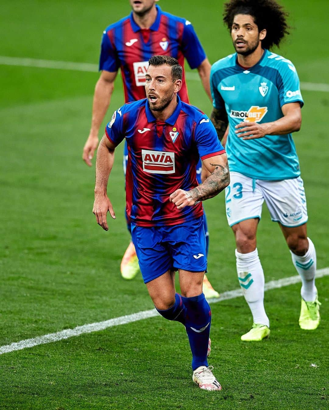 セルジ・エンリクさんのインスタグラム写真 - (セルジ・エンリクInstagram)「Ya pensamos en la próxima batalla!  Aupa @sdeibar ⚽️ -5 💪🏽🙌🏽」7月4日 5時24分 - enrichsergi