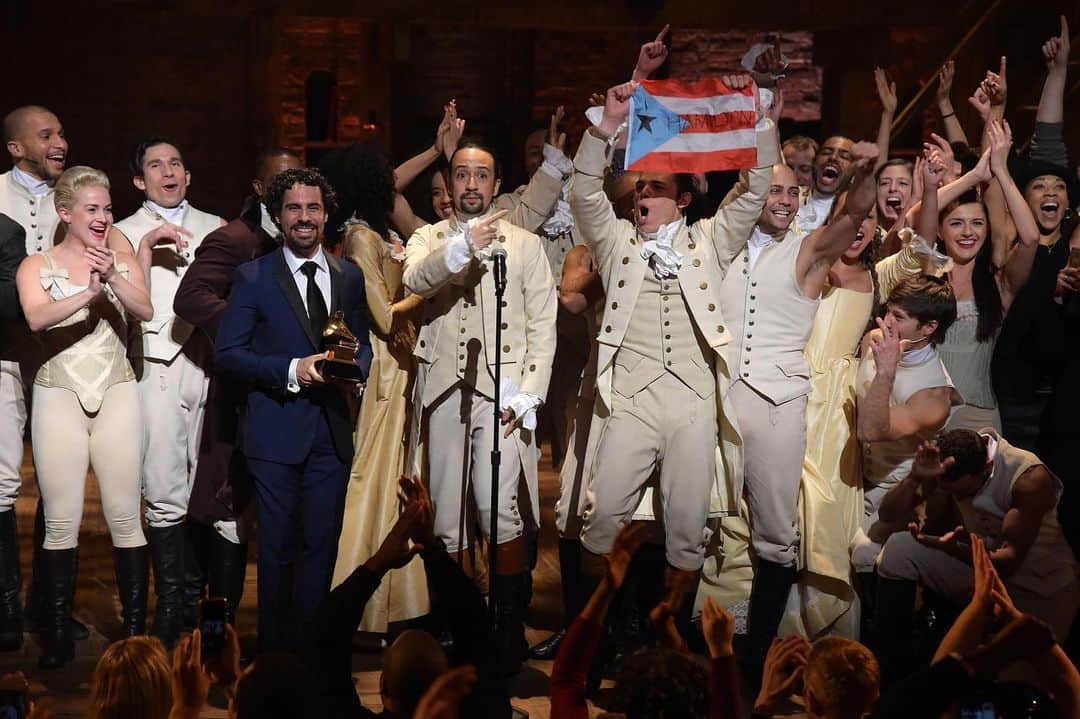 The GRAMMYsさんのインスタグラム写真 - (The GRAMMYsInstagram)「At the 58th #GRAMMYs in 2016, #Broadway crossed over to the GRAMMY stage when the cast of @HamiltonMusical gave us a historic show from their GRAMMY-winning album, ‘Hamilton.' #HamilFilm」7月4日 11時16分 - recordingacademy