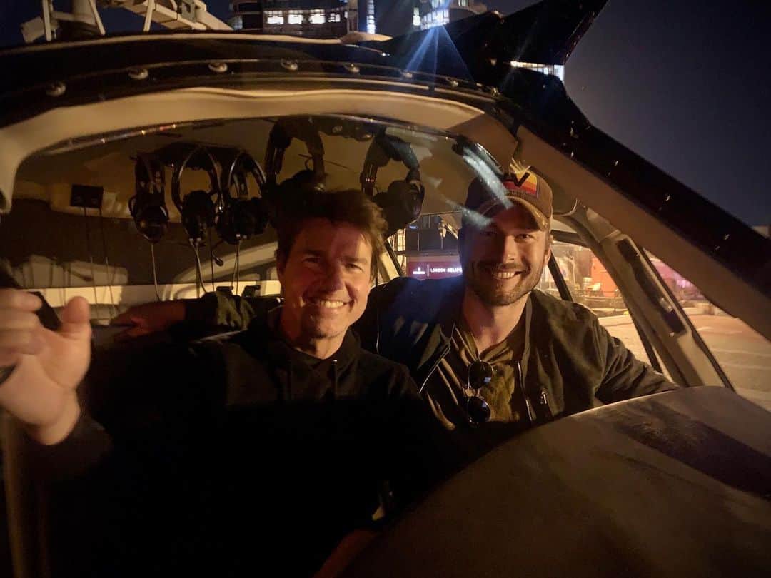 グレン・パウエルのインスタグラム：「Happy Birthday to my friend, mentor, and flight instructor, @tomcruise. First lesson, the sky is never the limit.」