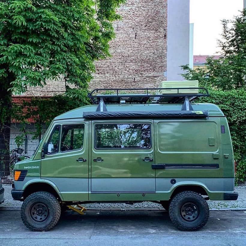 Poler Outdoor Stuffさんのインスタグラム写真 - (Poler Outdoor StuffInstagram)「Who’s loading up their #adventuremobile and heading out for the weekend? Have a safe and epic holiday, be safe, maintain that appropriate social distance and enjoy each other’s company! Photo by @vansofberlin #campvibes」7月4日 5時51分 - polerstuff