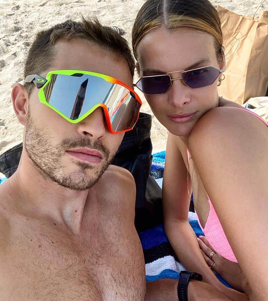 フランシスコ･ラチョースキーのインスタグラム：「Shades game on point 😎 who did it better?」