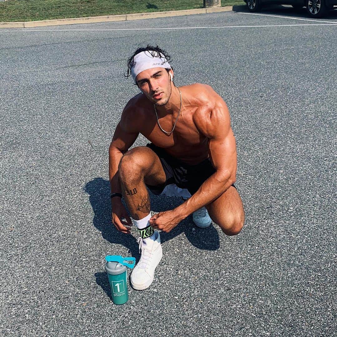 Steven Kellyのインスタグラム：「Quick session before the 4th festivities begin. Be safe tomorrow and enjoy 🇺🇸❤️」