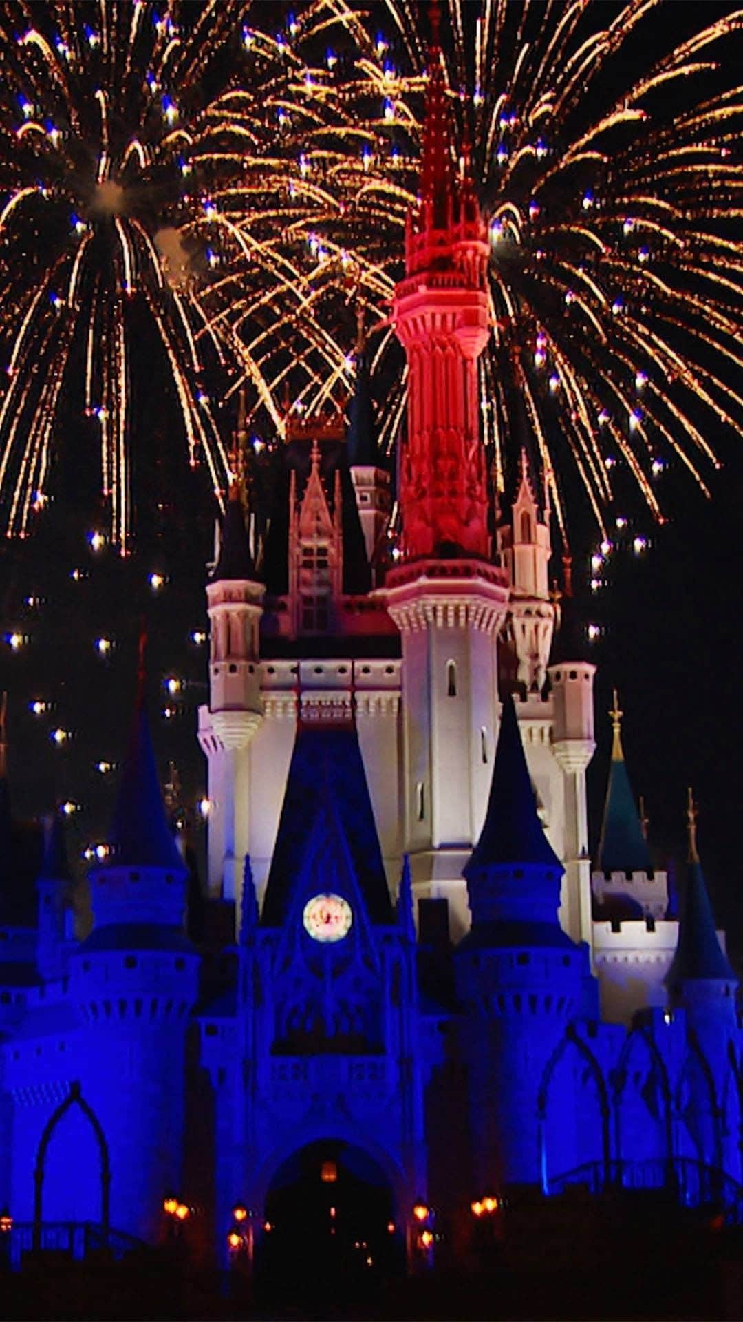 Walt Disney Worldのインスタグラム：「The skies above Cinderella Castle will light up with brilliant fireworks and we have your spot secured for this special revisiting of 2018’s Fourth of July spectacular! #DisneyMagicMoments ✨」