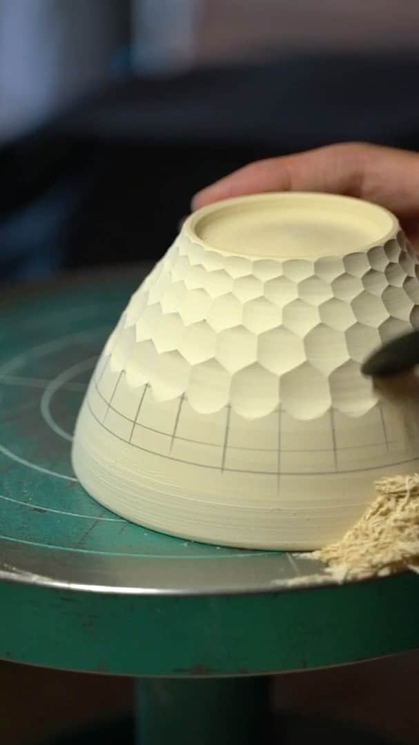 阿部春弥のインスタグラム：「#うつわ#器#阿部春弥  #pottery#porcelain#ceramics#handcrafted #tableware#artworks#art」