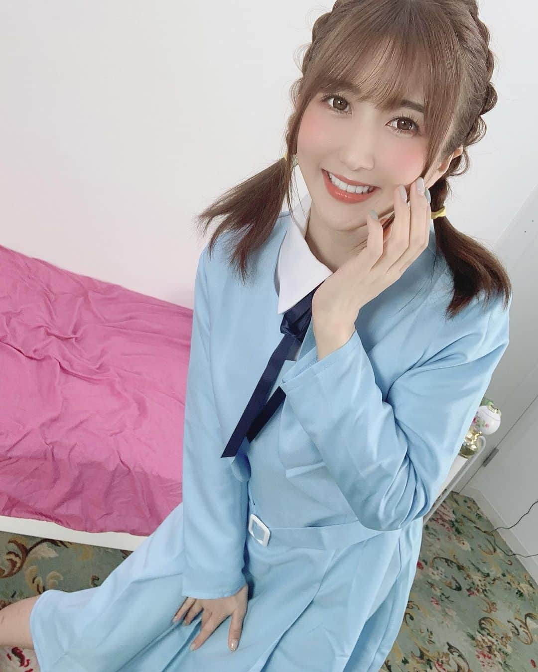 大槻ひびきさんのインスタグラム写真 - (大槻ひびきInstagram)「制服いただきました🥳 #japan #日向坂46」7月4日 20時22分 - yanhibi0221