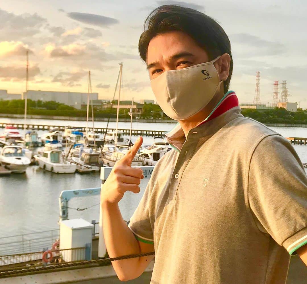 のインスタグラム：「とっても快適なGODAIマスク♪ 通勤中でも、テニスしながらでも心地よく着けられ洗うことでずっと使用が可能です。 #godaiマスク #マスクを着けてテニス #海辺でも使用可能」