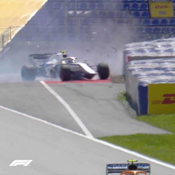 のインスタグラム：「Not a good start to Saturday for Nicholas Latifi 😖 . #F1 #Formula1 #Williams #NicholasLatifi」