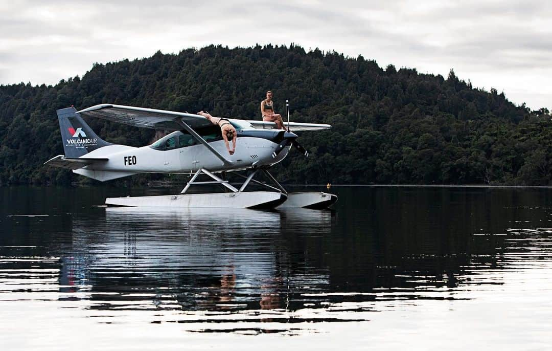 マイケル・ドーソンさんのインスタグラム写真 - (マイケル・ドーソンInstagram)「Epic day out exploring Lake Rotoiti 🙌 Early morning flight, frosty swim ☃️ and hot pools ✌🏼✌🏼   @destinationnz 🚀 #kiwicreations」7月4日 18時58分 - mrmikedawson