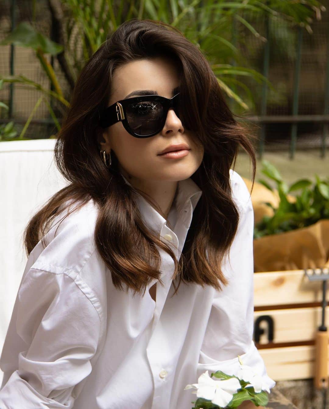 フルラのインスタグラム：「Amp up your look with the ultimate accessory this summer: @valentinamarzullo and @erika_boldrin relaxe on the terrace in the new Furla sunglasses, created in partnership with @derigo_official.  #thefurlasociety #furlafeeling #newcollection #furla #accessories #fashion」