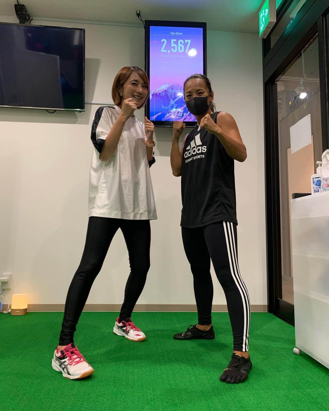 のインスタグラム：「#低酸素キックアウト  #世界ムエタイライトフライ級王者 #岡田敦子　さんによる #キックアウト #大盛況　🥊  定期的に開催とな😆  #有酸素運動　をしながら #筋肉　鍛えて #燃焼 させたい！！  前回体験し虜になった @atsukookada ♡ スタミナ溢れるパワフルさ、エネルギッシュさ 元気頂きました！  大人気で 今回は走りながら横目で拝見してたので 次こそはー！！  #ムエタイ #ハイアルチ #ハイアルチ吉祥寺 @highalti.kichijoji #アスリート　#女子アスリート 極める方はカッコいい！」