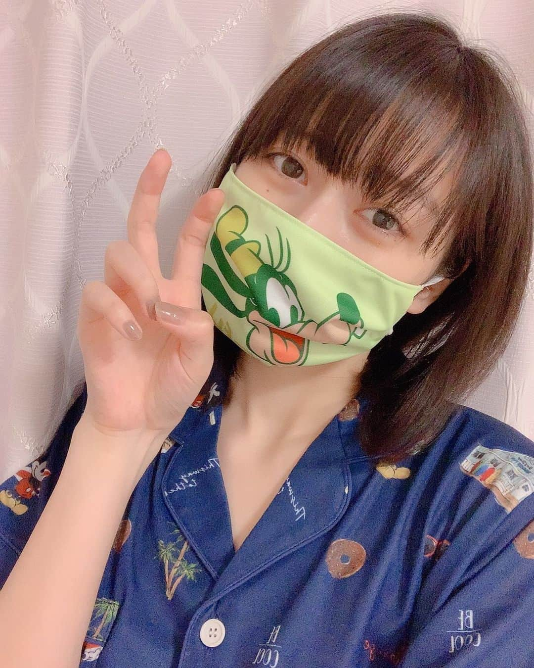 近藤玲奈さんのインスタグラム写真 - (近藤玲奈Instagram)「ディズニーストアでゲットした夏用パジャマ😍﻿ ミッキー！！！！﻿ そしてグーフィーの寝るとき用に使ってるマスク💚﻿ ﻿ #ディズニー﻿ #ディズニーストア﻿ #ミッキー﻿ #グーフィー」7月4日 19時43分 - reina_kondo