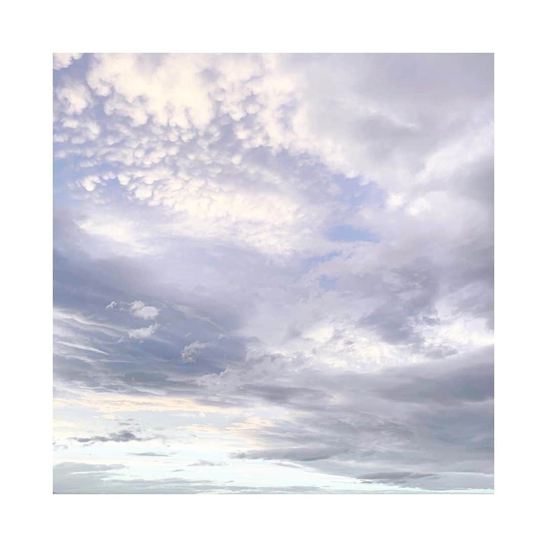 吉澤悠華さんのインスタグラム写真 - (吉澤悠華Instagram)「.﻿ ﻿ ﻿ ﻿ ﻿ 幻想的な雲 ☁️﻿ ﻿ ‬﻿ ﻿ ﻿ ﻿ #sjk #jk2 #アイドル #양복 #아이돌 #고교생 #空 #雲 #sky #clouds #綺麗 #beautiful」7月4日 19時41分 - harurunfrog_78