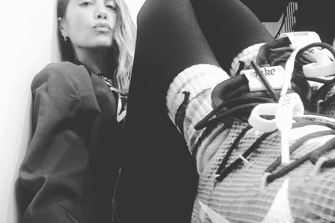 アメリカンレトロのインスタグラム：「🖤💻🤍」