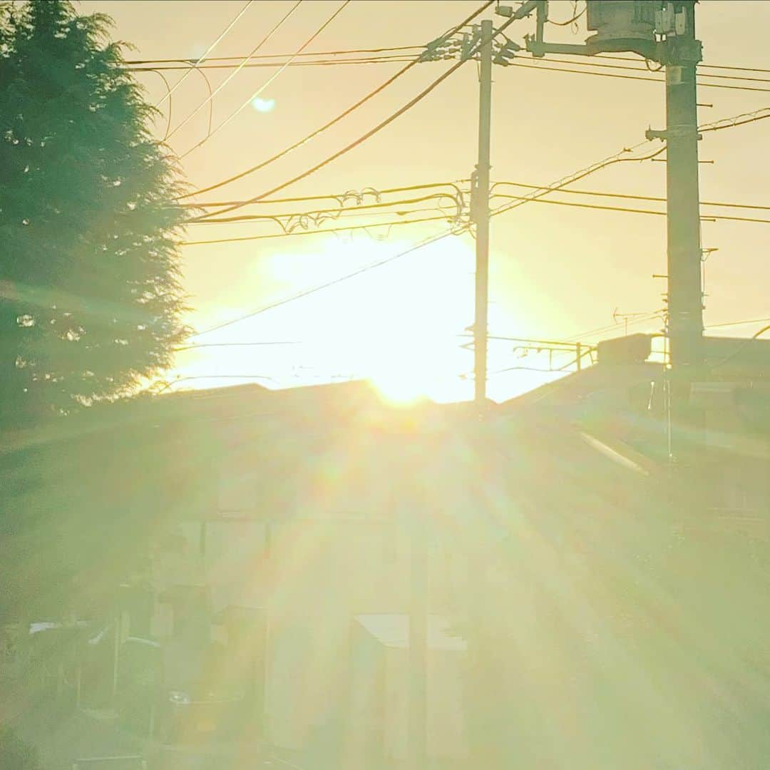榊いずみさんのインスタグラム写真 - (榊いずみInstagram)「すんごい太陽パワーだった‼️  #sunset」7月4日 19時43分 - izumizmroom