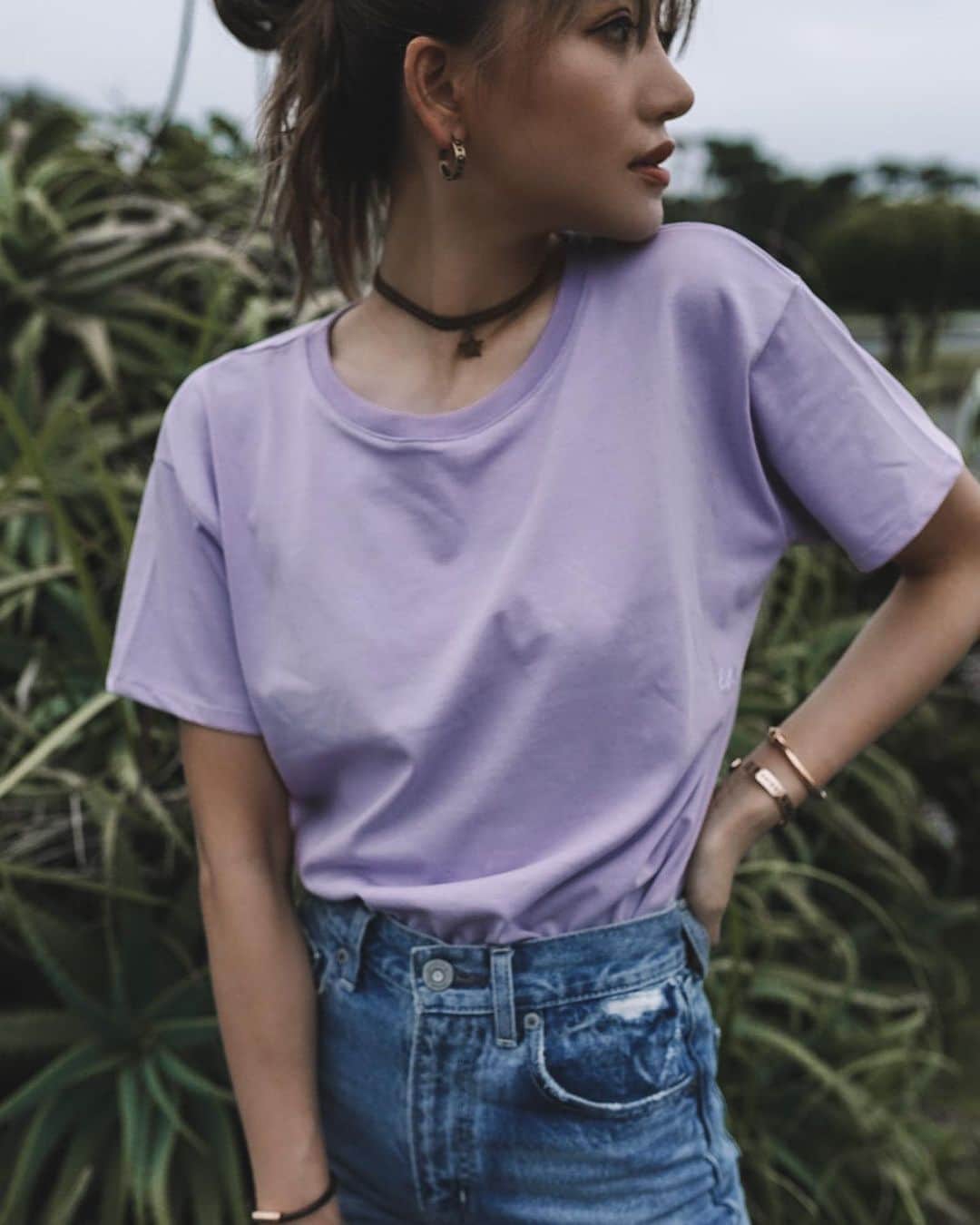 Kanna♡Ivyさんのインスタグラム写真 - (Kanna♡IvyInstagram)「New fav T-shirt 💜 最近PURPLEハマってる サイドのメッセージロゴがポイントになっててオシャレなこのT-shirtは @elenore_official のだよ🙌😎 . . .  #elenore #fashionable #fashiongram #teeshirt #casualstyle #purple #outfits #model #styleblogger #エレノア #ファッション #コーデ #カジュアルファッション #おしゃれさんと繋がりたい」7月4日 19時54分 - kkkkkkanna