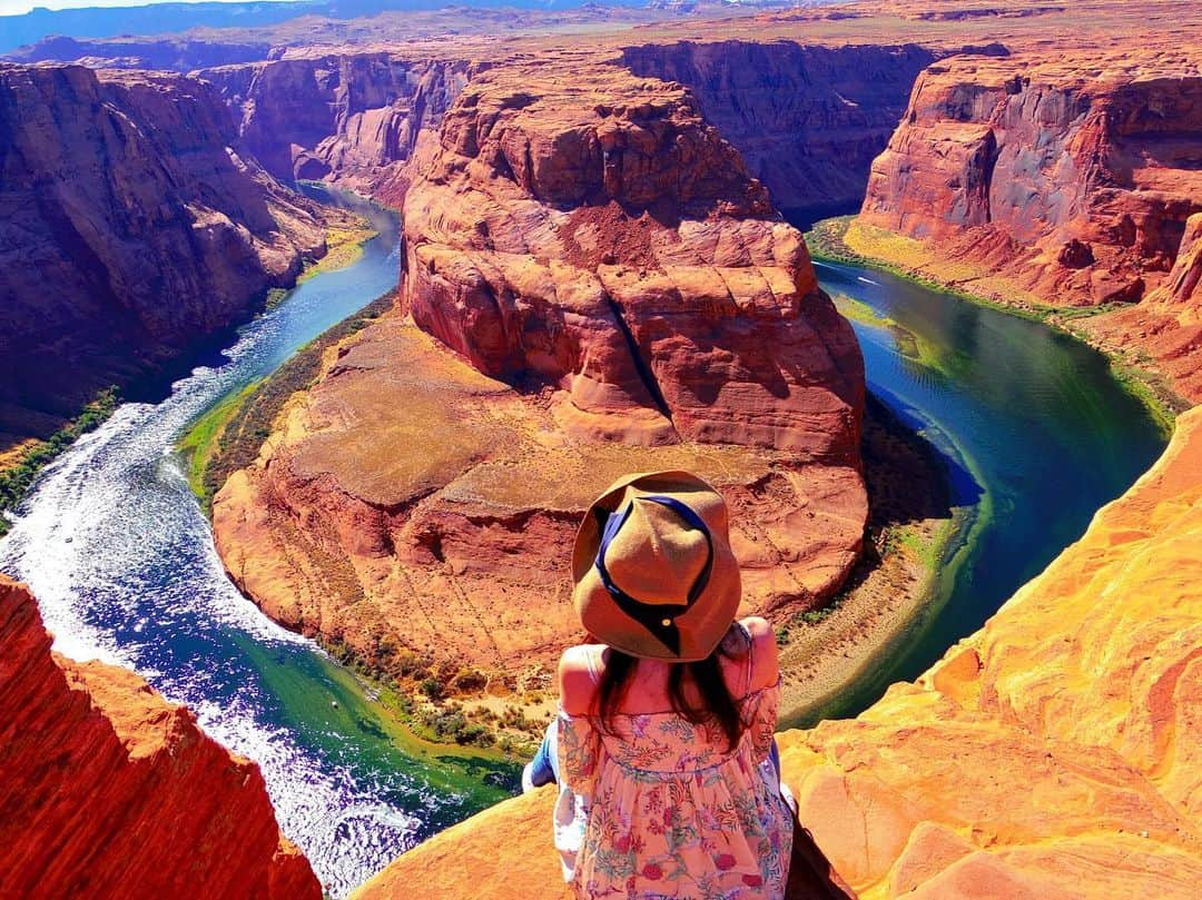 湯田友美さんのインスタグラム写真 - (湯田友美Instagram)「July🍉 Can’t go anywhere😂🌍 #goodmemory #throughback #horseshoebend #arizona #4thofjuly  ・ 動きたいけど、動けない2020夏😳 やっぱり、なんでもできる時に全力でやっておくべきだね！！！ 月の半分を出張で動きまくっていた日々から、家の近所から出られない日々へ。笑 変化に対応していかないとですね🎢 ・ #旅好き #絶景 #世界の絶景 #高いところ好き #日々不安定 💣😏」7月4日 19時57分 - yudatomomi