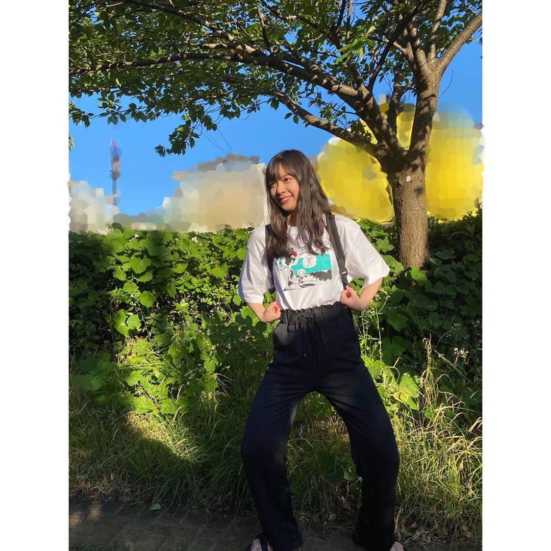 井上玲音さんのインスタグラム写真 - (井上玲音Instagram)「リボンの騎士のTシャツ♡ ･ @rikako_sasaki.official  さんが写真撮ってくれた〜 @ami_tanimoto.official  ちゃんと3人で帰りましたよん ･ 天気がいい日はのんびりお話しながら歩くの、楽しいよね。 #アンジュルム #佐々木莉佳子 #つばきファクトリー #谷本安美 #juicejuice #井上玲音 #リボンの騎士」7月4日 19時58分 - rei_inoue.official