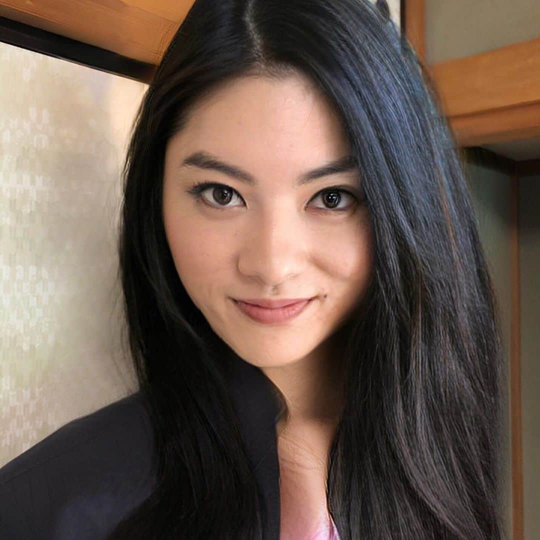山口祥行のインスタグラム：「なんか、こんな美人、たまにいるなーww誰だ？ #日本統一」