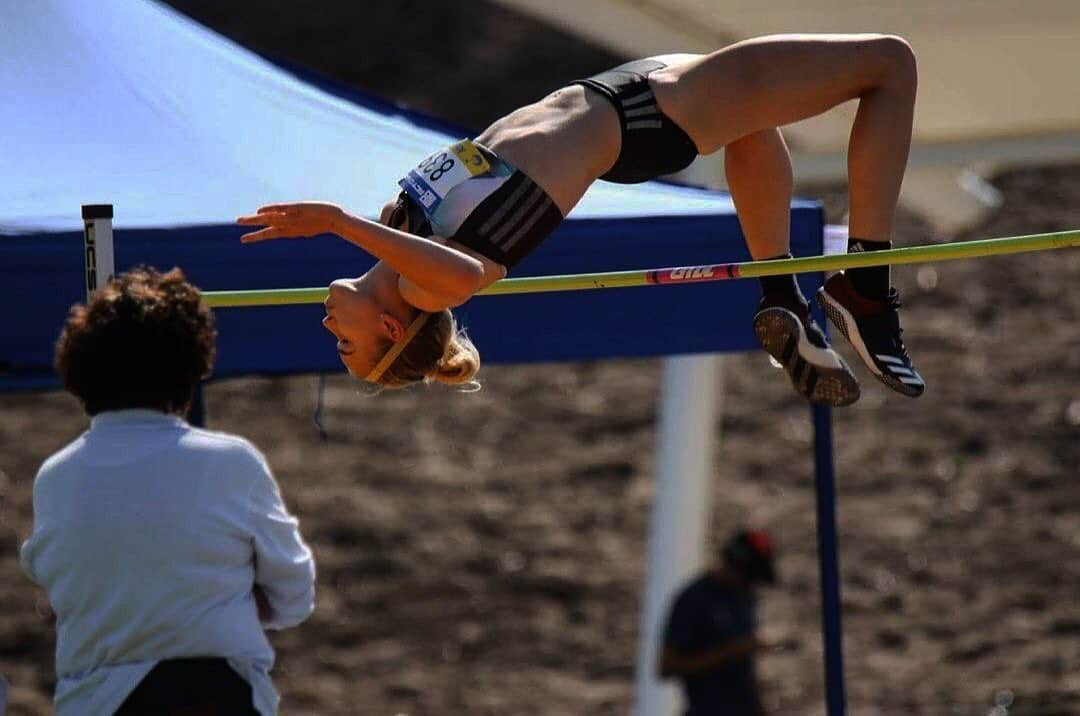 エレナー・パターソンのインスタグラム：「Ooh I can’t wait for this🚀 #highjump (bar @ 1.83)」