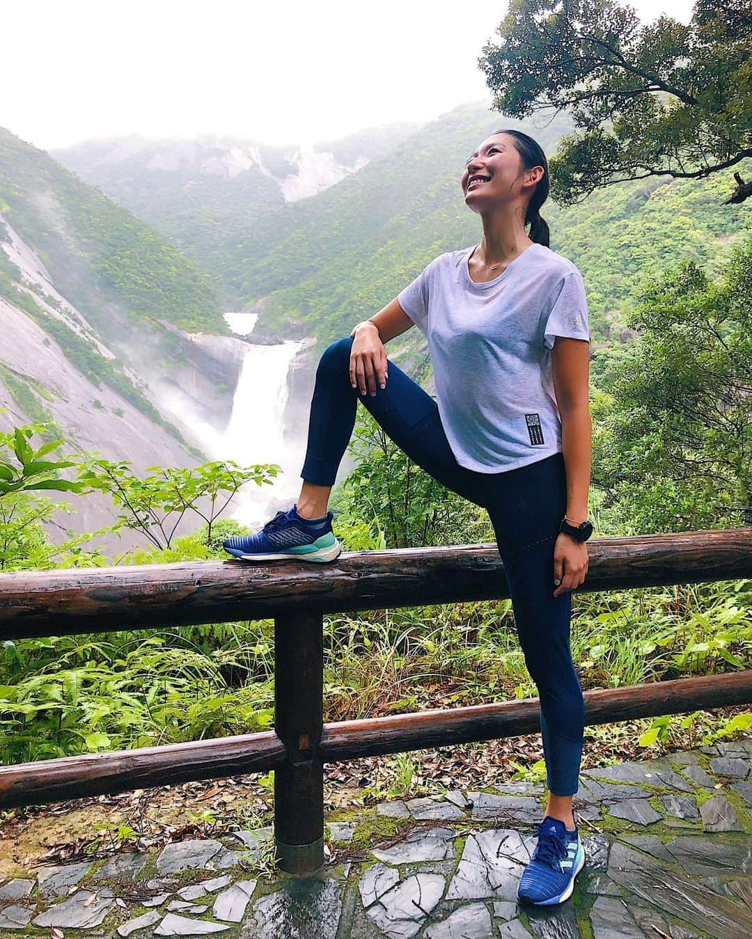 福田萌子さんのインスタグラム写真 - (福田萌子Instagram)「First activity after arrived in Yakushima 🏃‍♀️🌧⛰∠25%🔥　Running around the world heritage site ✨ 屋久島に着いて最初のアクティビティは世界遺産の自然の中をランニング‼️ 25%もある坂道をひたすら登って下って、雨の中びしょびしょになりながら沢山遊んで楽しみました☺️ 千尋の滝は千人が手を広げたぐらい大きい滝だという意味。『尋』は昔の単位の数え方です✨ - #run #running #worldheritage #worldheritagesite #yakushima #showerrun #ラン #ランニング #世界遺産 #世界遺産ラン #屋久島 #千尋の滝」7月4日 20時06分 - moekofukuda