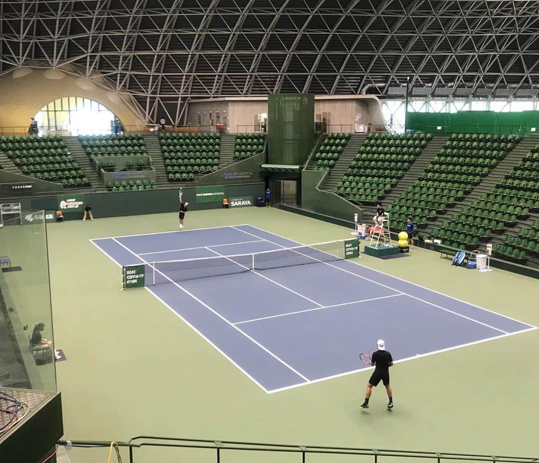 のインスタグラム：「BEAT COVID-19 OPEN、選手たちの素晴らしいプレーが見られて最高の大会になりました。男子優勝はダニエル太郎選手、女子優勝は加藤未唯選手でした。選手とファンの皆さん、たくさんの方々の支援によってこの大会が生まれ、試合の様子を多くの皆さんに見ていただくことができました。テニス界がまた皆さんの元気につながればと願っています。大会アンバサダーのフェンシング太田雄貴さんとともに♪ #beatcovid19open #ブルボンビーンズドーム #tennisisback #ともに同志社大学 #選手とすべてのスポーツファンみんなで作っていく大会」