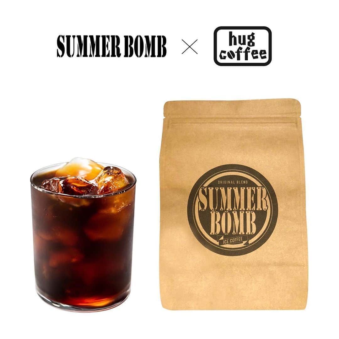 のインスタグラム：「#SUMMERBOMB × hug coffee 水出しコーヒードリップバッグ500ml用（2パック入り）  ブラジル・ニカラグア・ガテマラ・エチオピアの四種の豆をブレンド。 フルーティーな酸味とビターな甘味のバランスが取れたSUMMER BOMBオリジナルフレーバーです。  @hugcoffee #hugcoffee」