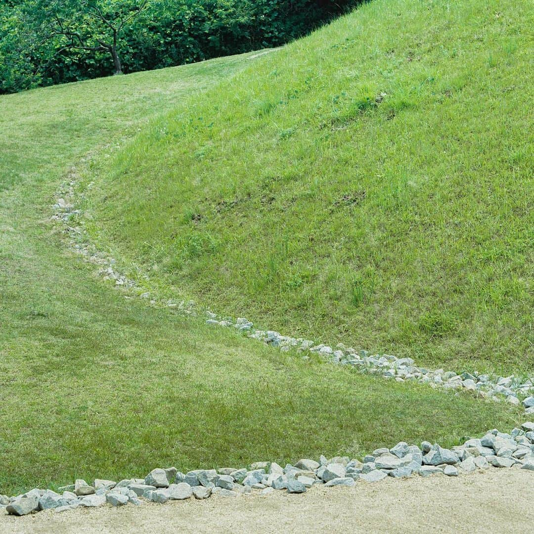 濱田英明さんのインスタグラム写真 - (濱田英明Instagram)「The Isamu Noguchi Garden Museum Japan, 2018 #イサムノグチ #isamunoguchi #pentax67」7月4日 12時35分 - hamadahideaki