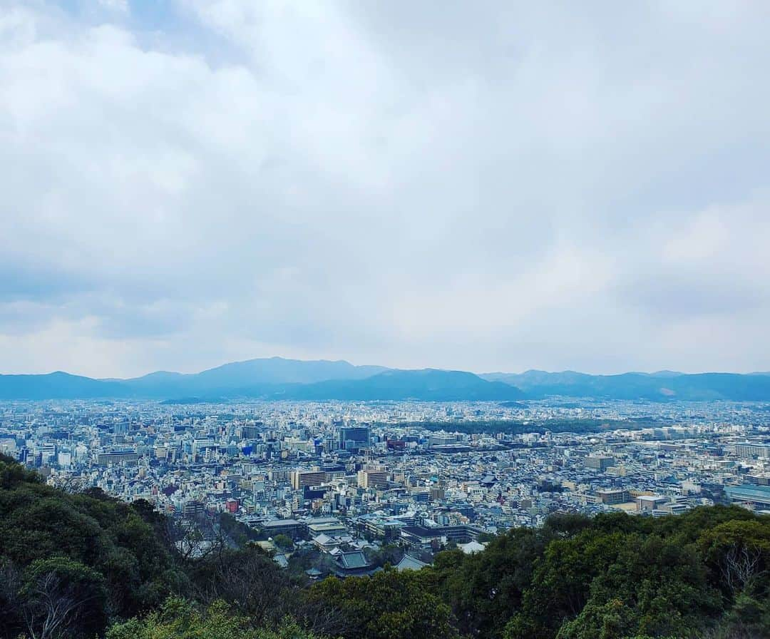 市川笑野さんのインスタグラム写真 - (市川笑野Instagram)「将軍塚青龍殿 大舞台からの眺め ３月京都滞在中にて #将軍塚 #青龍殿大舞台 #kyoto #japan」7月4日 12時55分 - emino.i