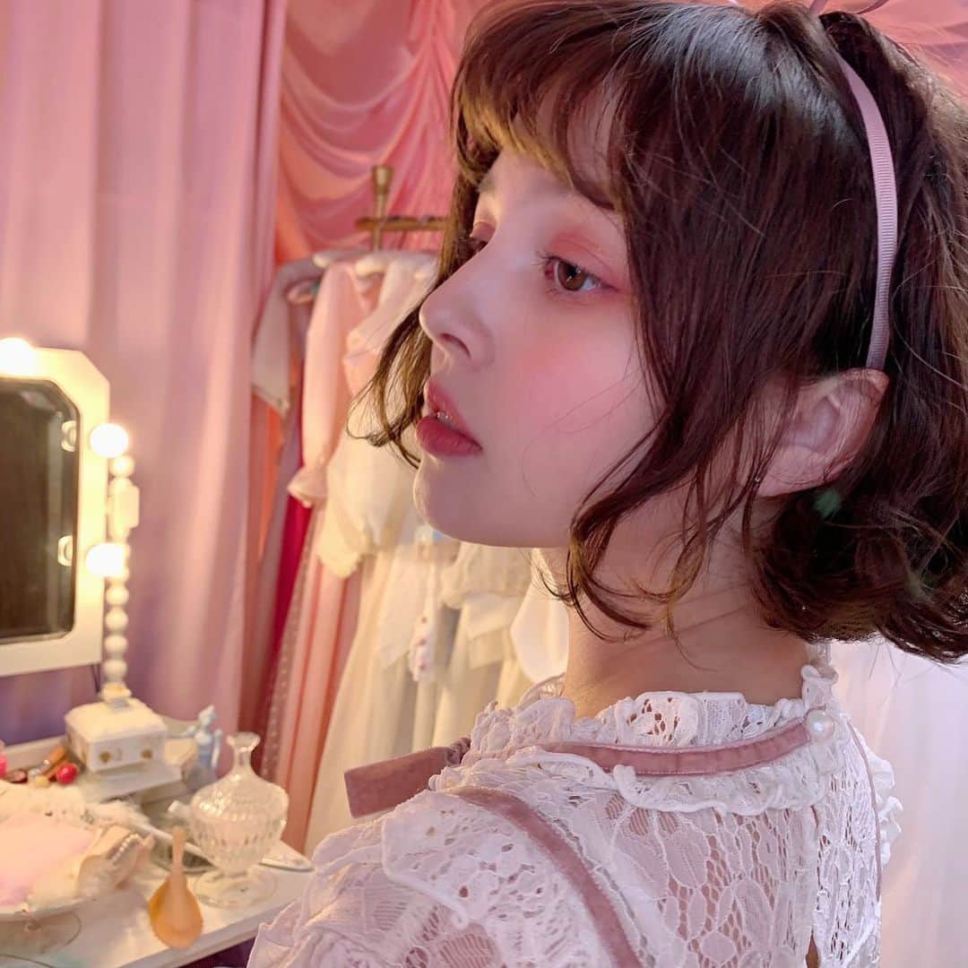 双木昭夫のインスタグラム：「加藤ナナちゃんと撮影しました💖  #加藤ナナ #双木昭夫 #なまいきリボンスタジオ2」