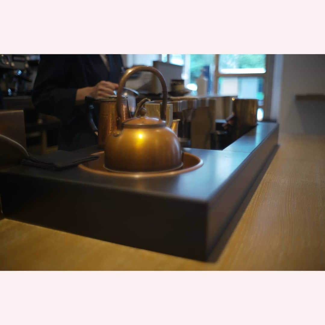 花澄さんのインスタグラム写真 - (花澄Instagram)「古美珈琲の道具は 美しくてすき。  Leica M10-P summilux 35mm f1.4 2nd  #tokyocameraclub#leica#leicam10p#summilux#summilux35#summilux35mm2nd#oldlens#ライカ#ライカm10p#ズミルックス#ズミルックス35mm#オールドレンズ#tokyo#japan#oldlens_tokyo#花澄#古美珈琲#cobicoffee」7月4日 13時46分 - textisan