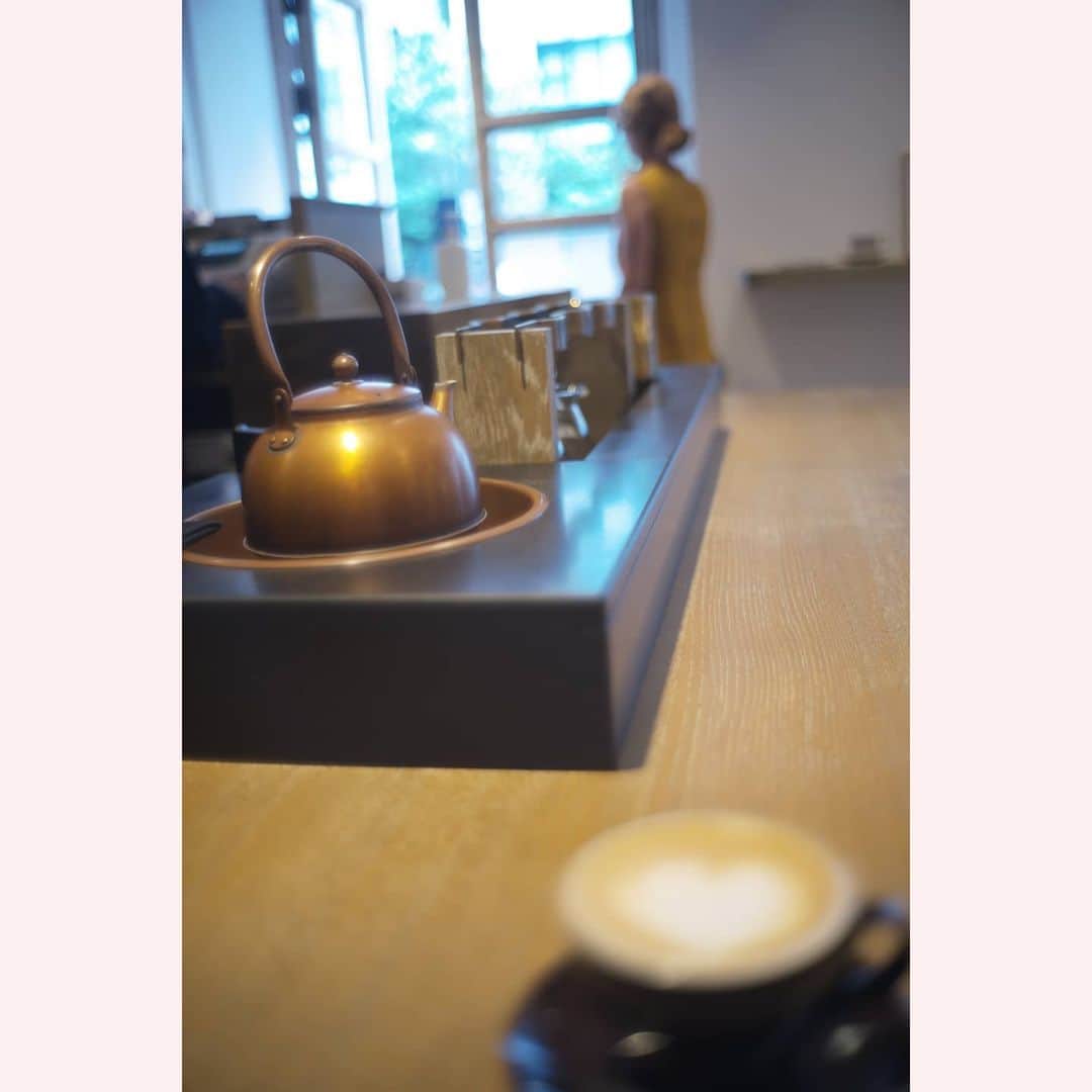花澄さんのインスタグラム写真 - (花澄Instagram)「古美珈琲の道具は 美しくてすき。  Leica M10-P summilux 35mm f1.4 2nd  #tokyocameraclub#leica#leicam10p#summilux#summilux35#summilux35mm2nd#oldlens#ライカ#ライカm10p#ズミルックス#ズミルックス35mm#オールドレンズ#tokyo#japan#oldlens_tokyo#花澄#古美珈琲#cobicoffee」7月4日 13時46分 - textisan