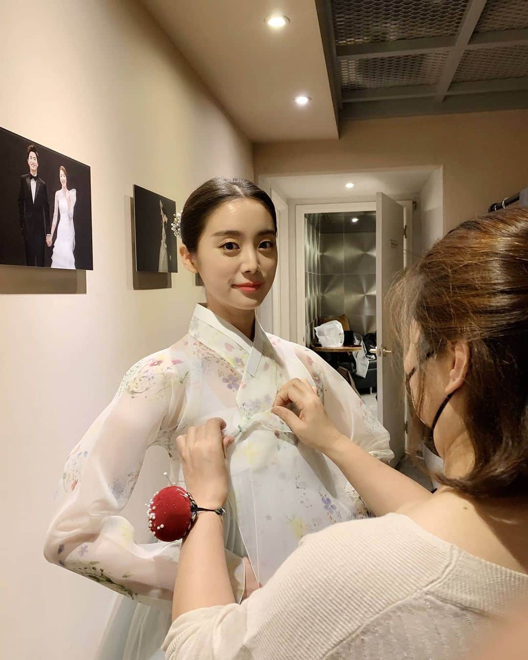 ヘリム さんのインスタグラム写真 - (ヘリム Instagram)「Korean traditional dress, Hanbok. #hanbok #한복 🇰🇷」7月4日 14時16分 - wg_lim