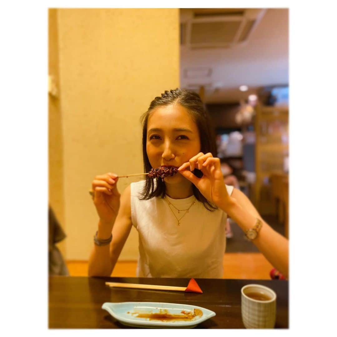 近藤夏子さんのインスタグラム写真 - (近藤夏子Instagram)「. . うなぎの肝焼きがだいっっすきです。  焼き鳥では軟骨砂肝レバー。 渋いものが大好物！ . お父さんが撮ってくれた&大好物を食べているので 史上最強にリラックスした顔になってる！笑 . . #肝焼き #愛してます #もちろんうまきも #軟骨砂肝レバー #呪文のように唱えます #シメサバママカリガリシラコ #牛丼は紅生姜山盛り #コレステロール高めです #右デコにアホ毛  #近藤夏子 #TBSアナウンサー」7月4日 14時16分 - kondokako0804