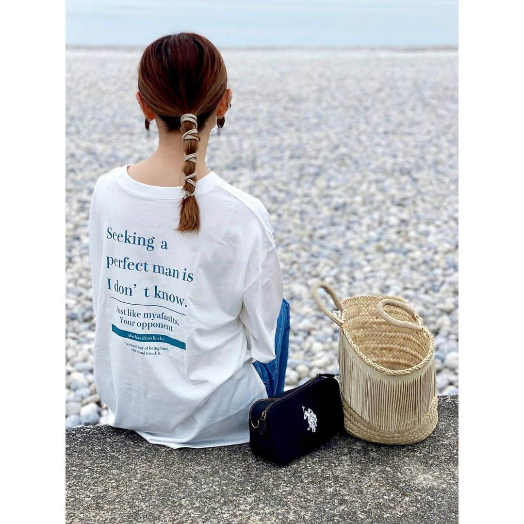 rainbowkwok2さんのインスタグラム写真 - (rainbowkwok2Instagram)「. tee→ @momentplus_official . . . #wear更新 ☝︎ TOPにURL載せてます ．．．．．．✈︎ . . . #code #outfit #ootd . . . 詳しくは#wear で見てね♥︎ wear account → sizu0618 . . . #MINEBY3MOOTD #mamagirl #コーデ #コーディネート #ファッション #今日の服 #今日のコーデ #ママファッション #ママコーデ#momentplus#モーメントプラス#プリントtシャツ#tシャツ#tシャツコーデ　@the_platinum_select #usポロ」7月4日 14時17分 - sizu_oksam