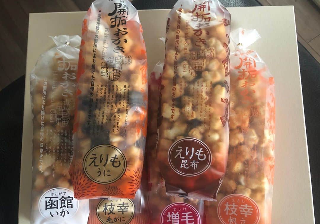 淺井咲希さんのインスタグラム写真 - (淺井咲希Instagram)「北菓楼のお菓子をたくさんおくっていただきました！！  いつもありがとうございます😊 はやく北海道に行きたいです✌🏼  #北菓楼」7月4日 14時54分 - asaisakidesu