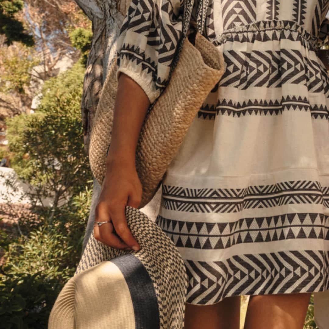 アクセサライズのインスタグラム：「Filing this look under 'bringing beach paradise to our every day'  Tap to shop or head to the link in our bio #Accessorize」