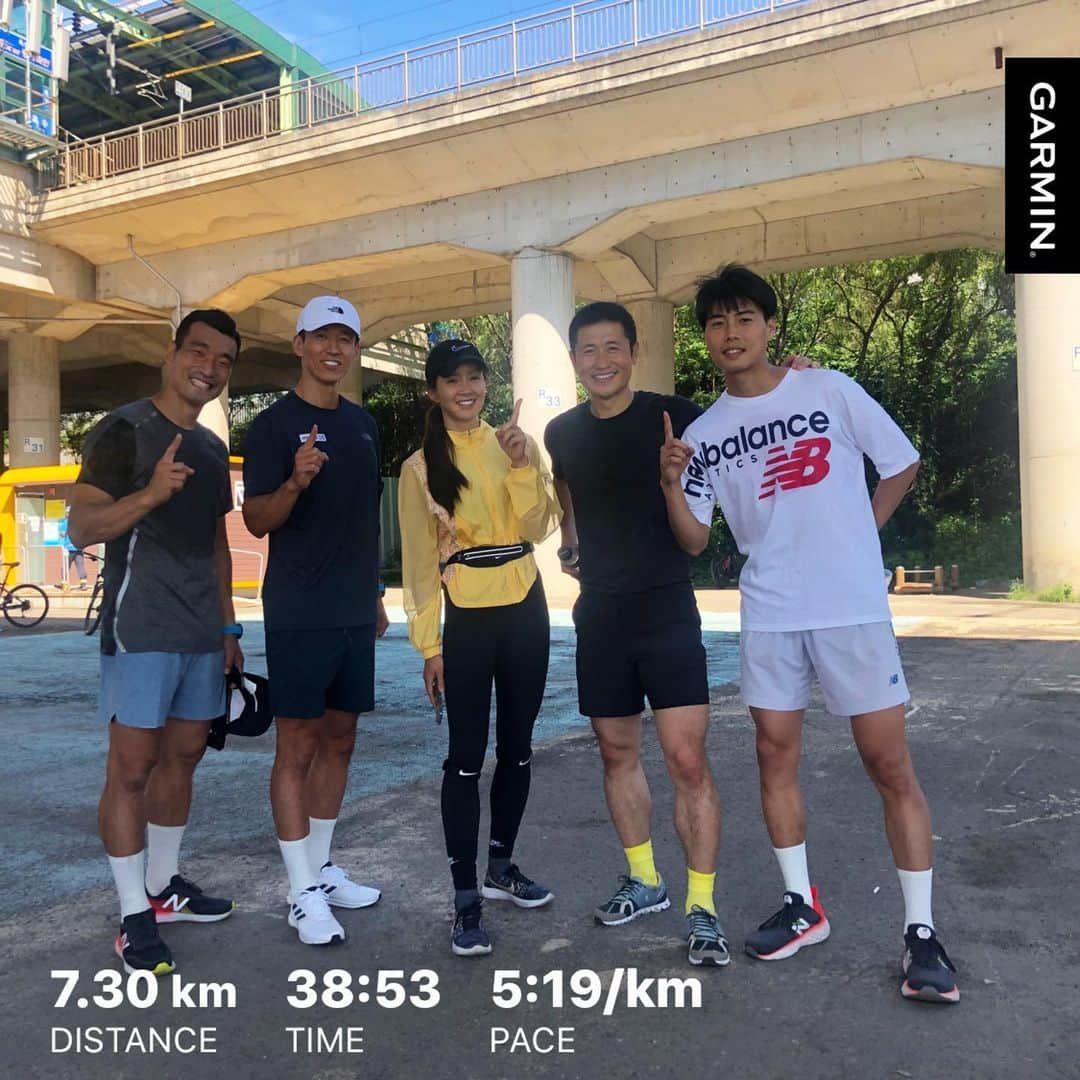 ジヌションさんのインスタグラム写真 - (ジヌションInstagram)「🏃‍♂️ 처음으로 한 자리에 다 모인 아직 이름 못 정한 러닝 크루 #조원희 #션 #이시영 #이영표 #장호준 오늘은 국내 최초 루게릭요양병원 건립을 위해 함께 달렸습니다. 기분 좋게 달리고 건강하게 샐러드 먹고 행복하게 기부했습니다.」7月4日 15時39分 - jinusean3000