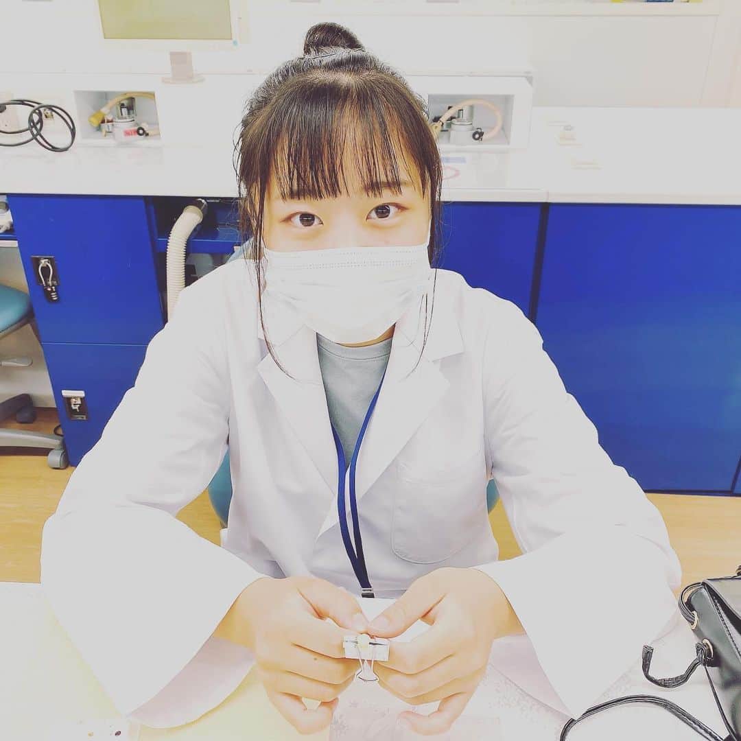 新東京歯科技工士学校さんのインスタグラム写真 - (新東京歯科技工士学校Instagram)「今日はオープンキャンパスがありました✨  ３つのゼミ体験では、 本物そっくりの 歯のストラップを作ったり、 スポーツマウスガードの 作成を間近で見学したり、 と盛りだくさんでした😆💓  歯科技工士の魅力を たっぷり体験できたかな♪  #歯科技工士 #オープンキャンパス #コロナ対策万全 #専門学校 #進路」7月4日 16時30分 - shintokyodental