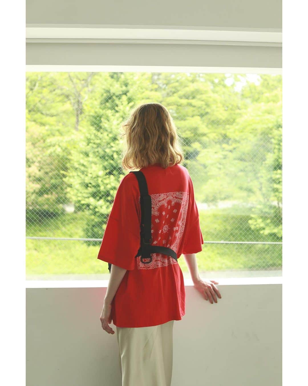 AMAILさんのインスタグラム写真 - (AMAILInstagram)「#AMAIL ・Pay back cloth ¥8,000+tax color:WHT/RED size:FREE ・Genderless point bag ¥9,000+tax color:BLK size:FREE 7月14日(火)12:00～販売スタート。 7月商品」7月4日 16時46分 - amail_official