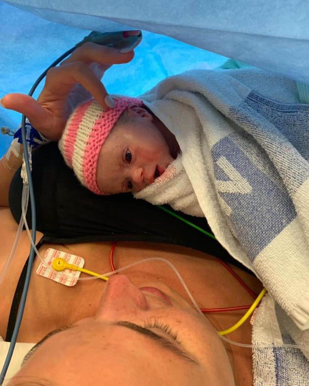 ジェマ・アトキンソンさんのインスタグラム写真 - (ジェマ・アトキンソンInstagram)「Feliz cumpleaños Mia! 🥰🥰 Your very first Birthday!!!! Thank you for choosing me to be your mum. You’re my everything. Making us so proud and keeping us laughing daily (even on little sleep) 😂 Me and papa love you ❤️ Enjoy your special day!」7月4日 17時49分 - glouiseatkinson