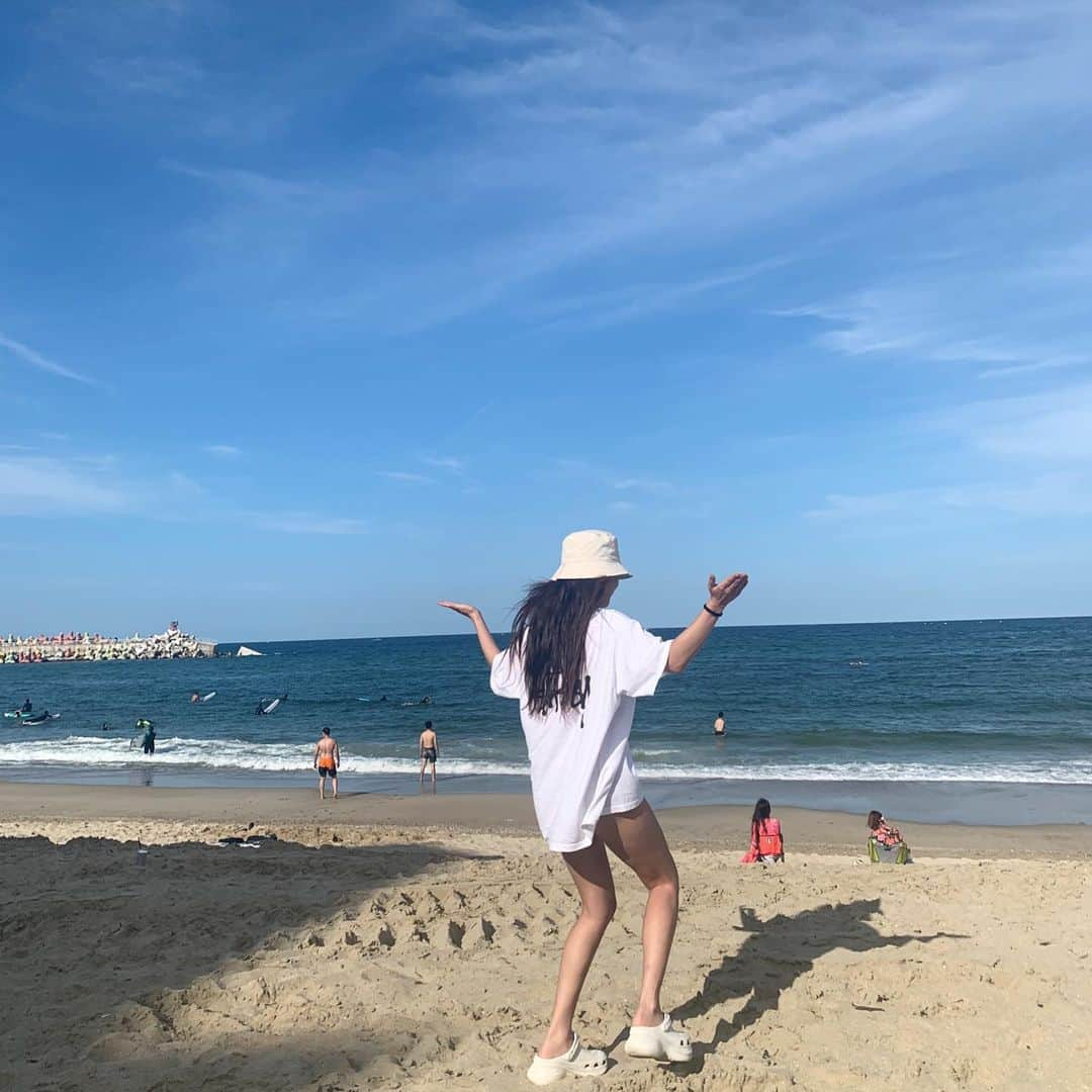 トキさんのインスタグラム写真 - (トキInstagram)「🌊💙💛🐳🏖🎈」7月4日 18時03分 - minhee_jjjj