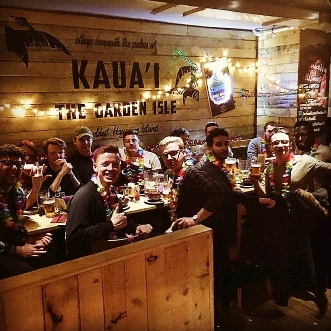 Kua 'Aina UKさんのインスタグラム写真 - (Kua 'Aina UKInstagram)「Wherever you're headed today to celebrate the re-opening of pubs and restaurants, be safe, careful and mindful of others!  Best of luck to our fellow restaurants and colleagues in hospitality opening up today, we will be joining you soon 😉  Happy Saturday everyone!」7月4日 18時14分 - kuaainauk