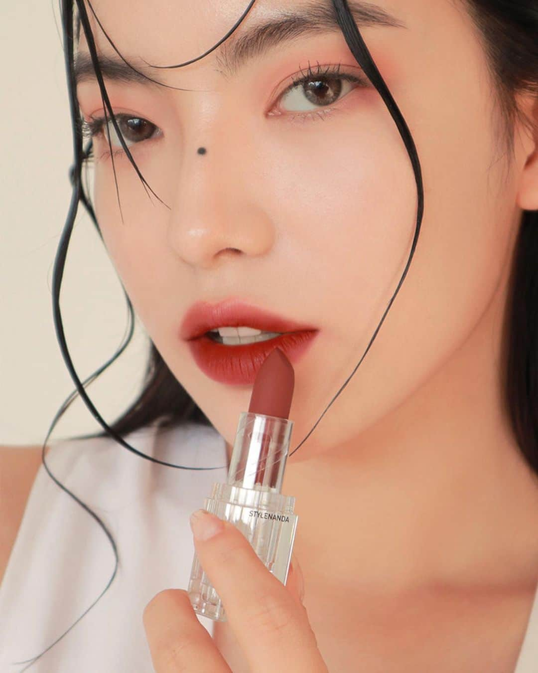 3CE Official Instagramさんのインスタグラム写真 - (3CE Official InstagramInstagram)「3CE CLEAR LAYER EDITION 3CE SOFT MATTE LIPSTICK #SPEAK_TO_ME Have a good weekend💄 #3CE #3CLEARLAYER #3CECLEARLAYEREDITION」7月4日 18時50分 - 3ce_official