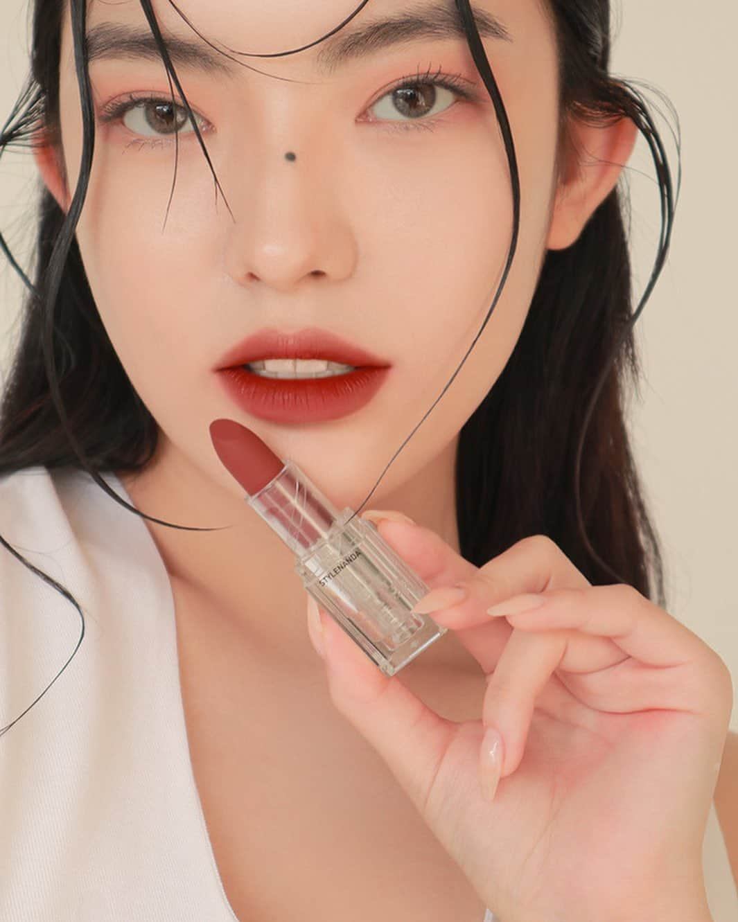 3CE Official Instagramさんのインスタグラム写真 - (3CE Official InstagramInstagram)「3CE CLEAR LAYER EDITION 3CE SOFT MATTE LIPSTICK #SPEAK_TO_ME Have a good weekend💄 #3CE #3CLEARLAYER #3CECLEARLAYEREDITION」7月4日 18時50分 - 3ce_official