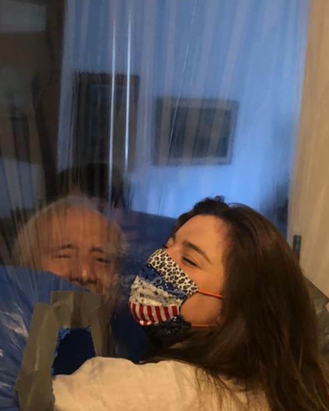 Alice Wegmannのインスタグラム：「buginganga para abraço feita pela prima @claricerios 🥰」