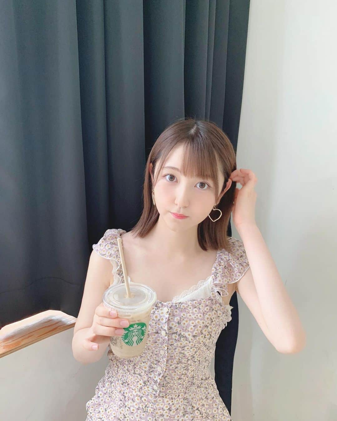 木村美咲のインスタグラム：「梅雨の時期は蒸し暑くて大変だよね、、😿☀️ 本日はチャイラテ飲んだよ〜、」